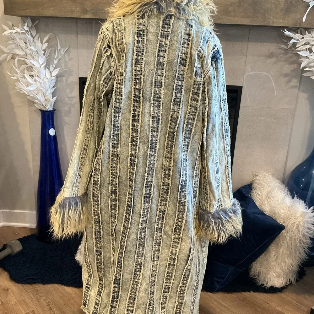 Fashion Nova Shaggy Faux Fur Teddy Jacket in Cream - Picture 3 of 11